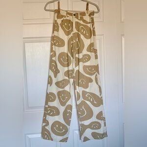 NWOT Beige Smiley Print Jean by Bailey Rose — XS